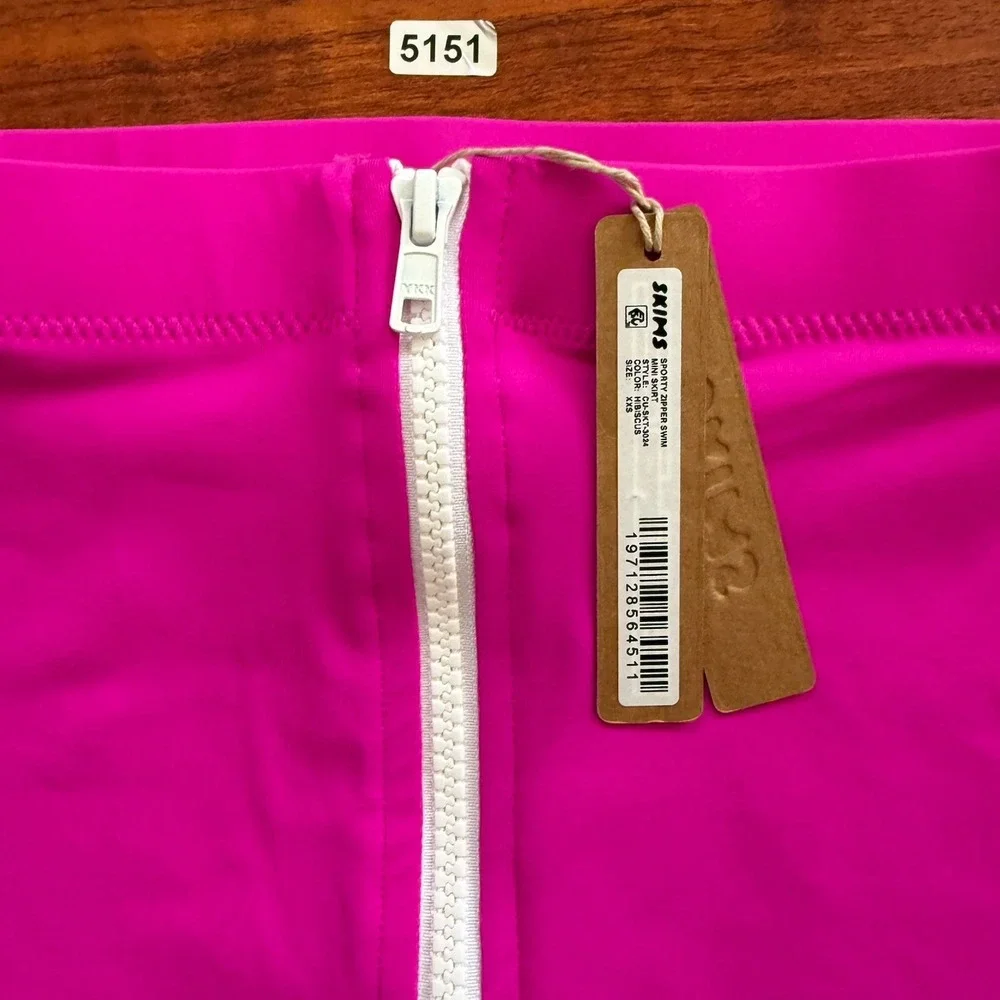 Skims Sporty Zipper Swim Mini Skirt Hibiscus Pink Size XXS CU-SKT-3024 NWT